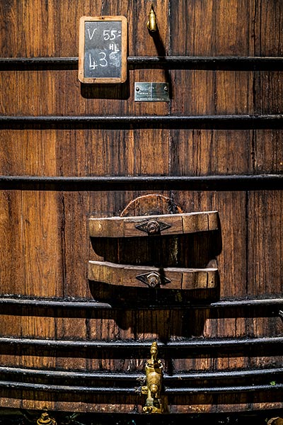 Photographie d'un foudre de Chartreuse verte
